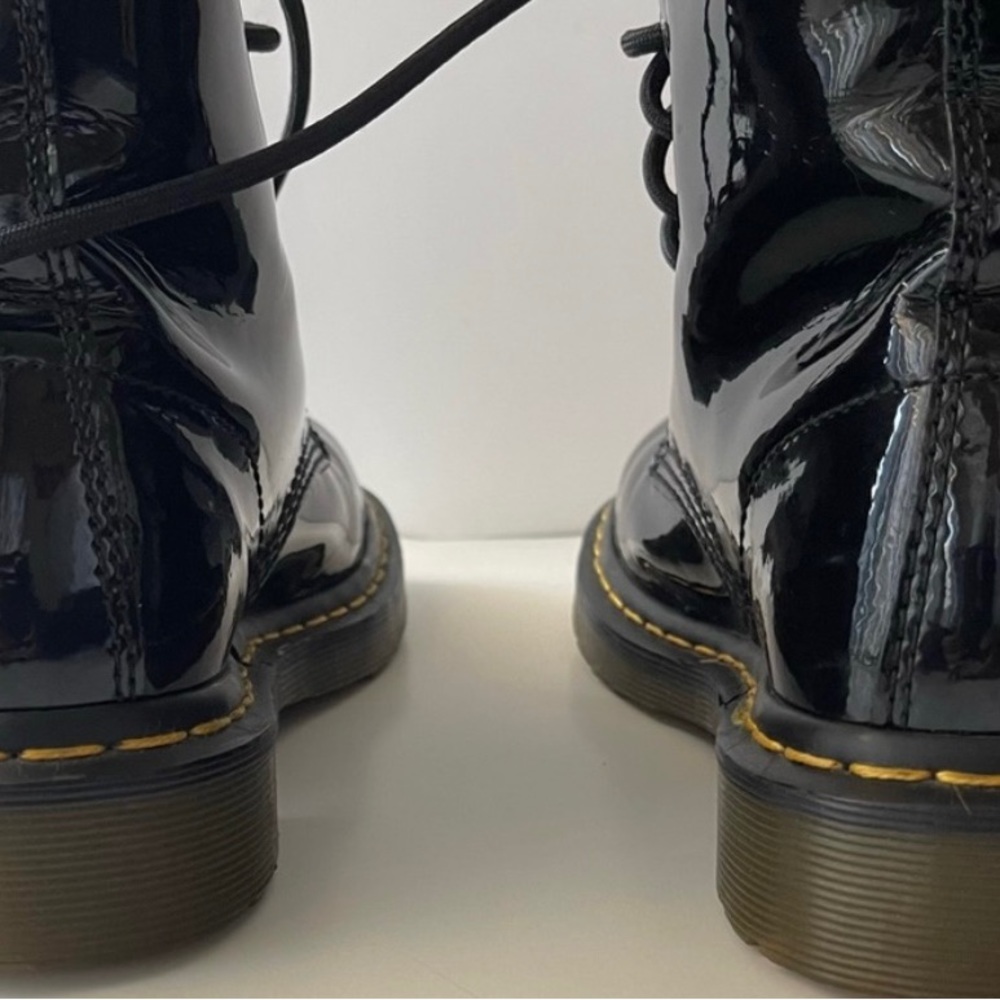 DR. MARTENS - 1460 BLACK PATENT LEATHER COMBAT BOOTS US 6